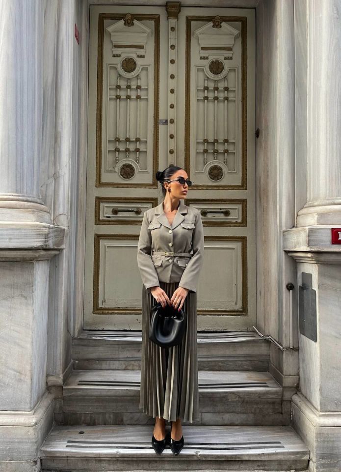 Elizabeth Belted Blazer Jacket & Pleated Skirt Sets Khaki - L